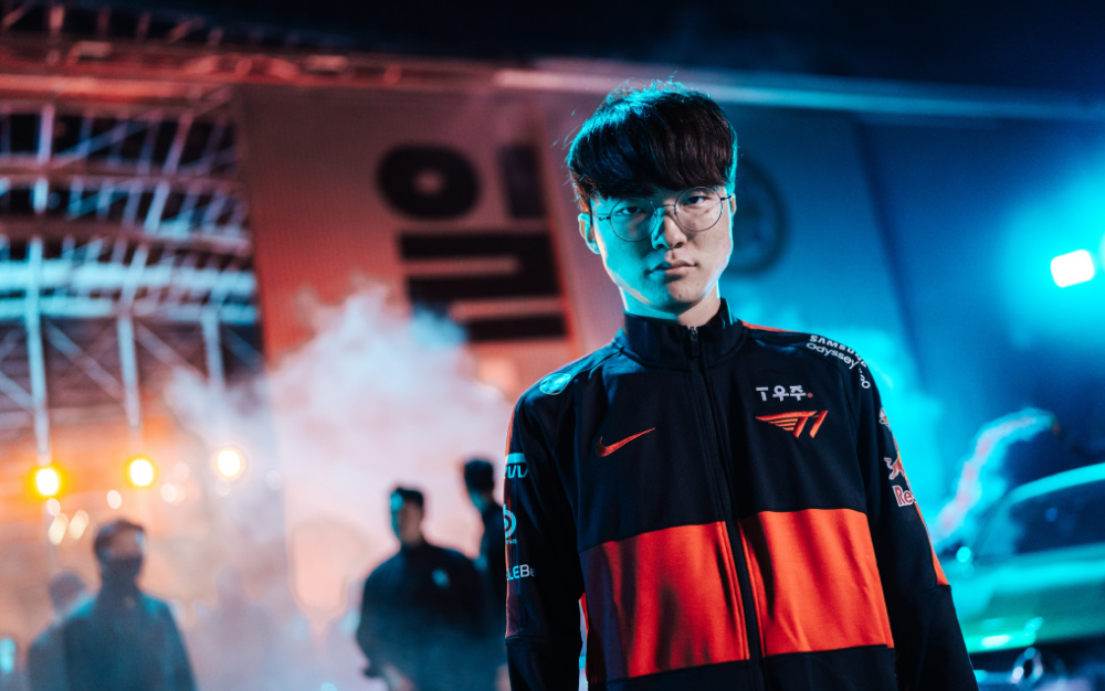 九游-关于Faker回归赛场,回归赛场首场状态亮眼,RNG观众沸腾!的信息